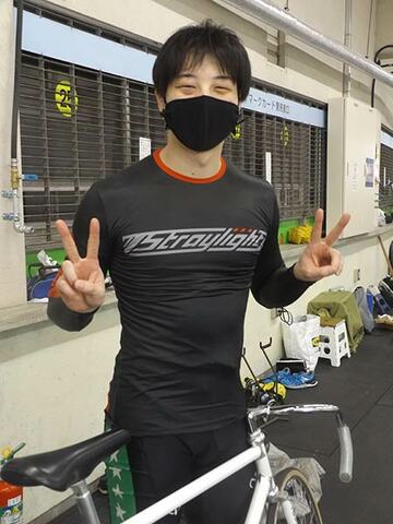  にっこりダブルピースの田村風起