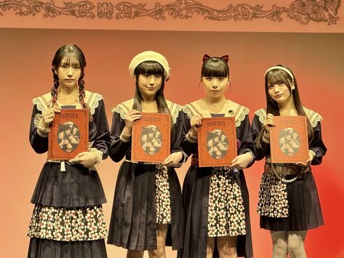 ファントムシータ 初の〝寫眞集〟発売を喜ぶ 自己採点は満場一致の