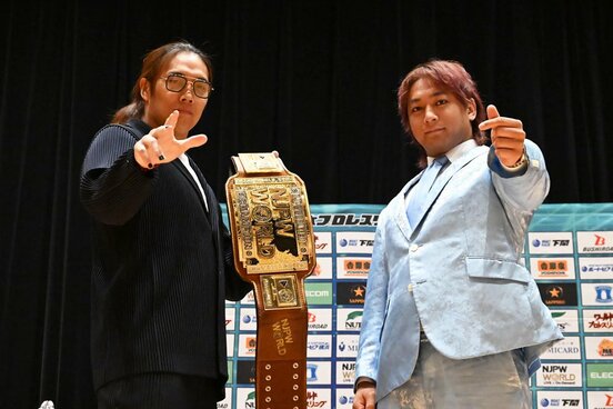 TV王座をかけて激突する王者・竹下幸之介(左)と海野翔太