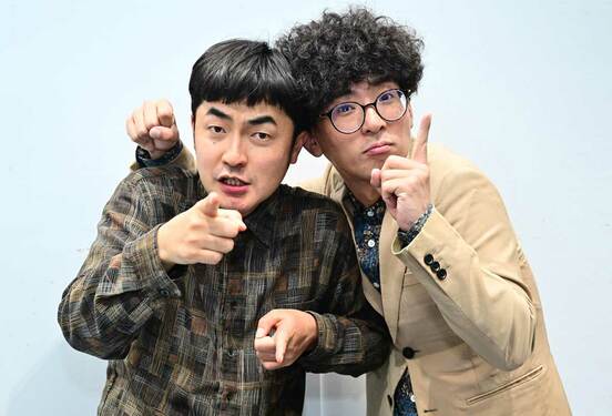 凱旋会見で喜びを語ったたくろうの（赤木裕＝左、きむらバンド）