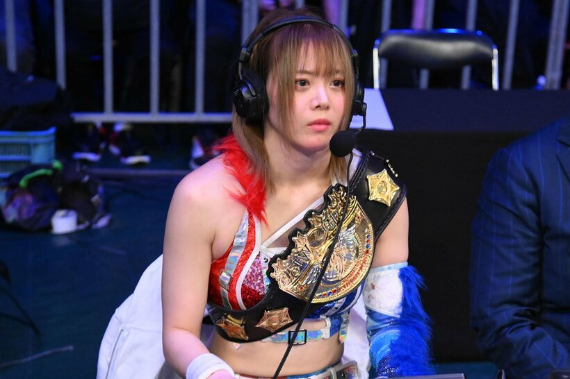 棚橋の試合のゲスト解説を担当した岩谷麻優