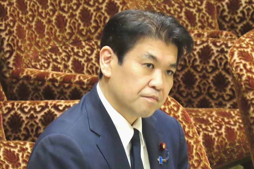松本洋平文科相