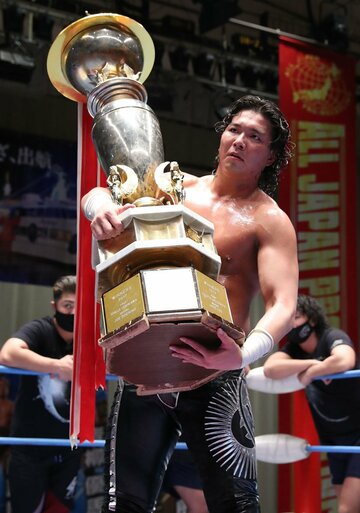  退路を断ち、すべてをかけてついに伝統の“春の祭典”を制したジェイク