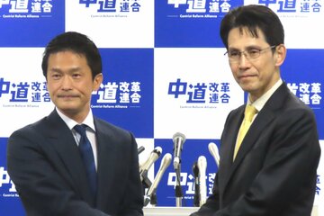 小川淳也氏（左）と階猛氏