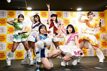 イベントで新曲５曲を披露したアップアップガールズ（2）