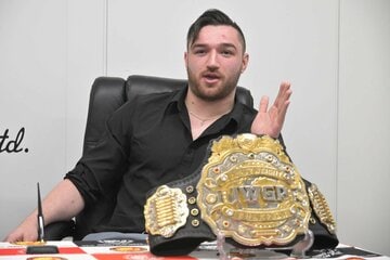 新婚・鷹木信悟とのＶ１戦を控えるIWGPヘビー級王者のカラム・ニューマン