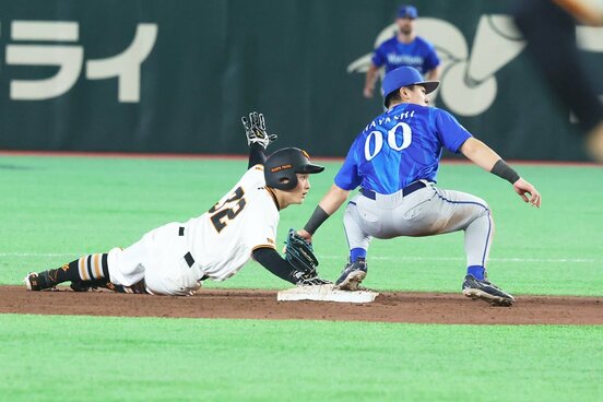 3安打に加え、プロ初盗塁も成功させた巨人・浦田俊輔