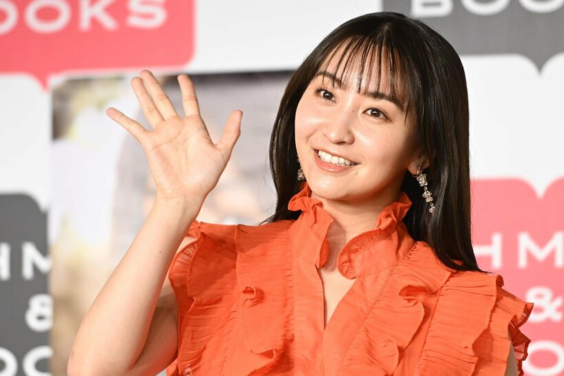 写真集発売イベントに登場した袴田彩会