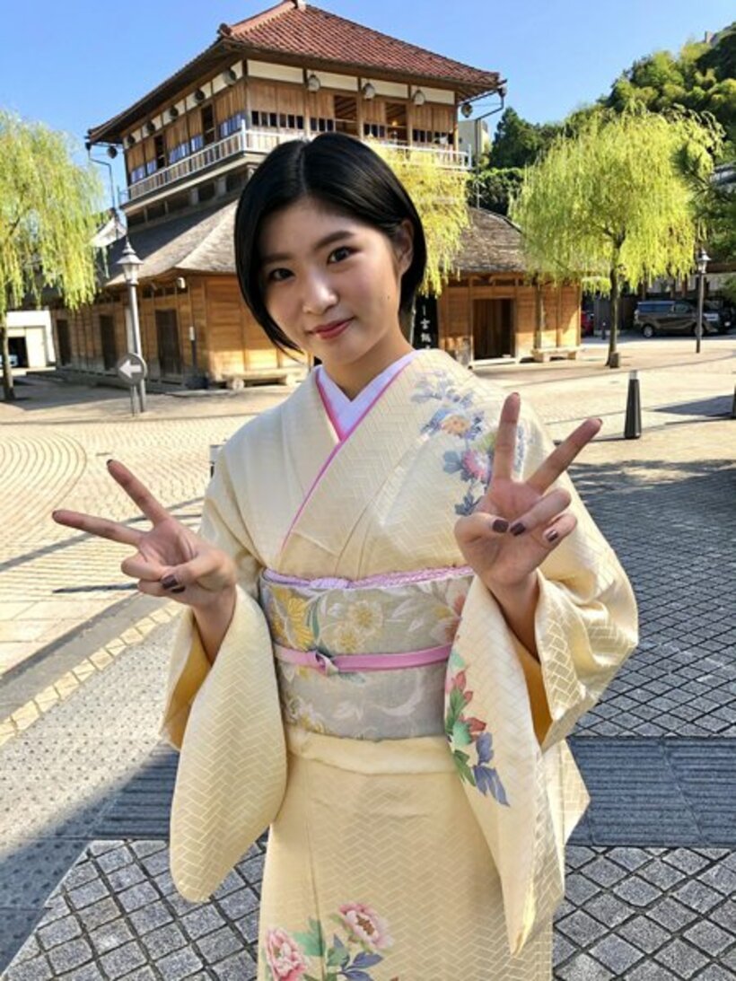  加賀温泉郷観光大使に就任した-「モーニング娘。‘２０」の加賀楓(山代温泉で＝事務所提供)