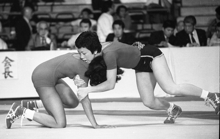  日本女子レスリング第１号の大島さん（右）（東スポWeb）