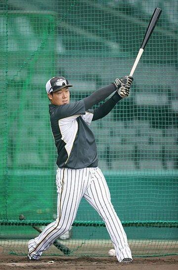  自主練習をする大山（阪神タイガース提供）
