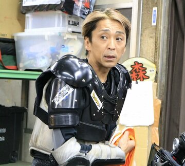 初日３着発進の森且行
