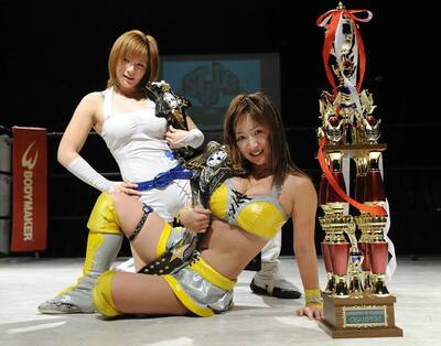 写真：愛川ゆず季＆美闘陽子 2011年11月「ゴッデス・オブ・スターダム
