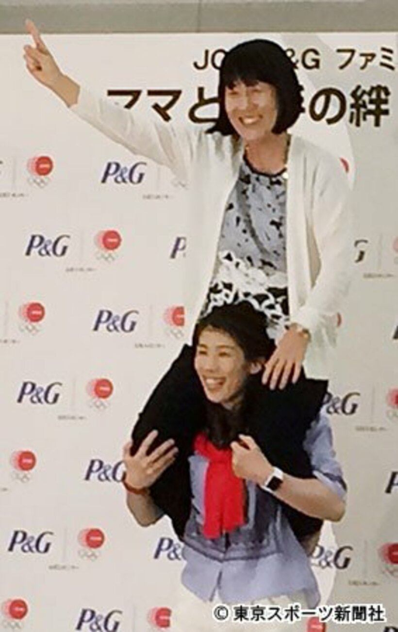 吉田沙保里は母・幸代さんを肩車