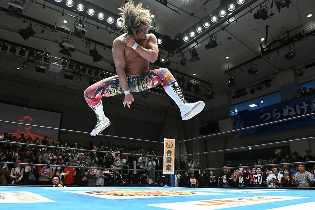 「ラスト後楽園」でエアギターを披露した棚橋弘至