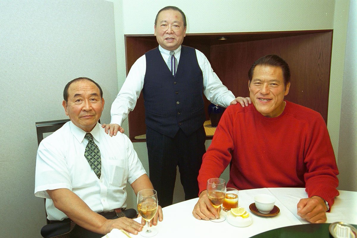 1ページ目】アントニオ猪木さんと新間寿さん〝本当の関係〟は…実弟