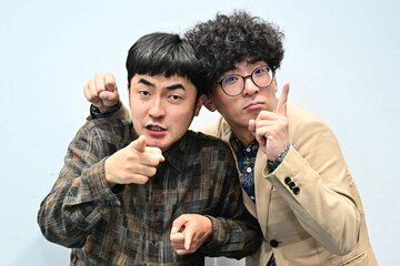 たくろうの赤木裕(左)ときむらバンド