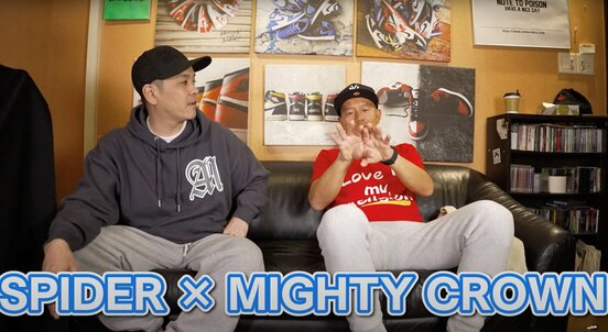  左からレッドスパイダー・ジュニア、マイティークラウン・サミーT（ユーチューブチャンネル「ズンズンチャンネル」から）