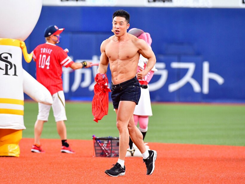  ひと仕事を終えたなかやまきんに君