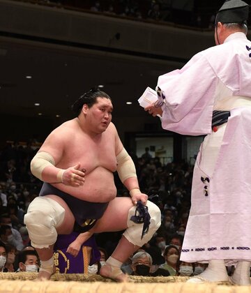  充実の表情を浮かべる照ノ富士（東スポWeb）