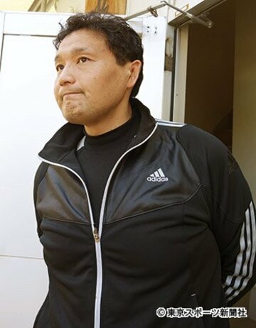  朝稽古後に取材に応じた貴乃花親方