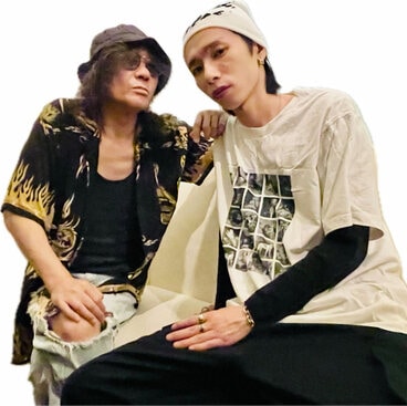 横関敦(左)と横関大