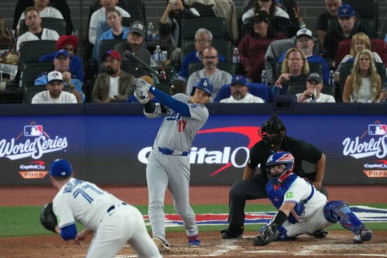 ８回にヒットを放った大谷翔平（ロイター）