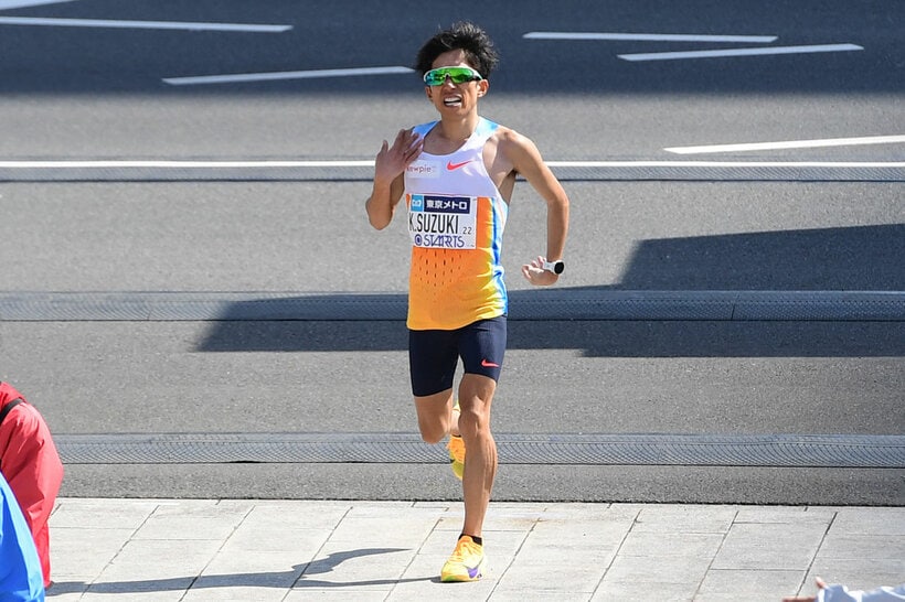 東京マラソンで１３位に入った鈴木健吾