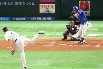 写真：【日本S】DeNA・オースティンがストライク判定に激怒