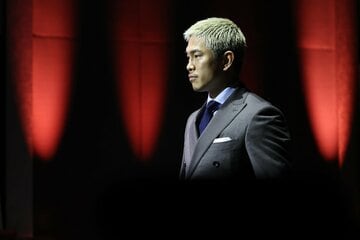 会見を行った井岡一翔