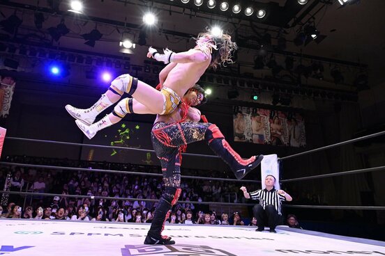 平田一喜を豪快に投げる武知海青