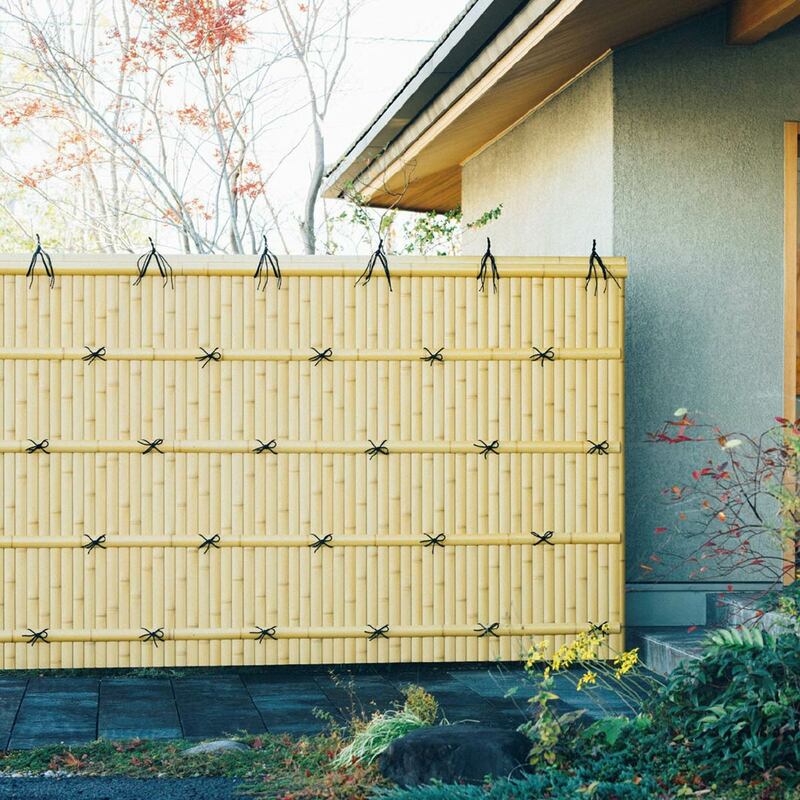 人工竹垣は温泉やサウナなど幅広い場所で使用されている（提供写真）