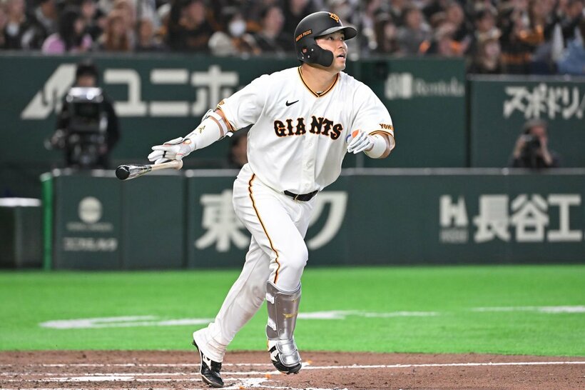 ８回の満塁機に、逆転タイムリー二塁打を放った巨人・大城卓三