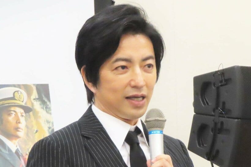 国会内であいさつした大沢たかお