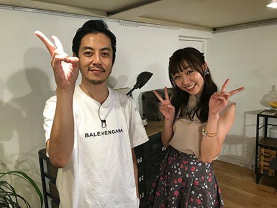  「エゴサーチＴＶ」に出演した西野亮廣（左）、ＳＫＥ４８の須田亜香里　（C）AbemaTV