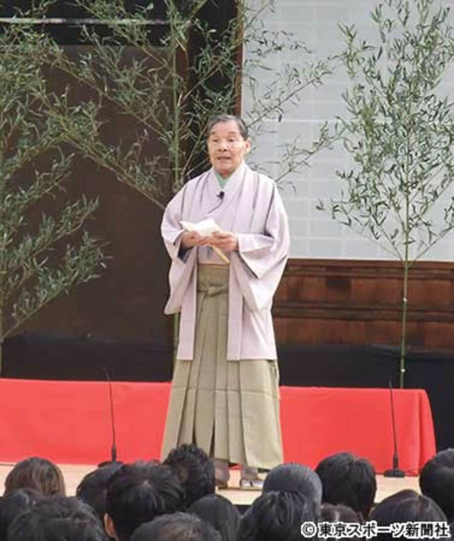 「京都国際映画祭２０１６」のオープニングセレモニーに登場した落語家・笑福亭仁鶴