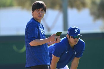 水原一平受刑者（左）と大谷翔平（2024年）