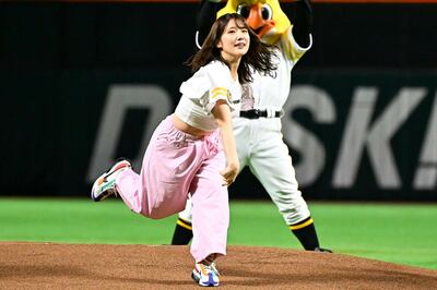 写真：【ソフトバンク】〝勝利の女神〟内田真礼が6度目の始球式 6勝目