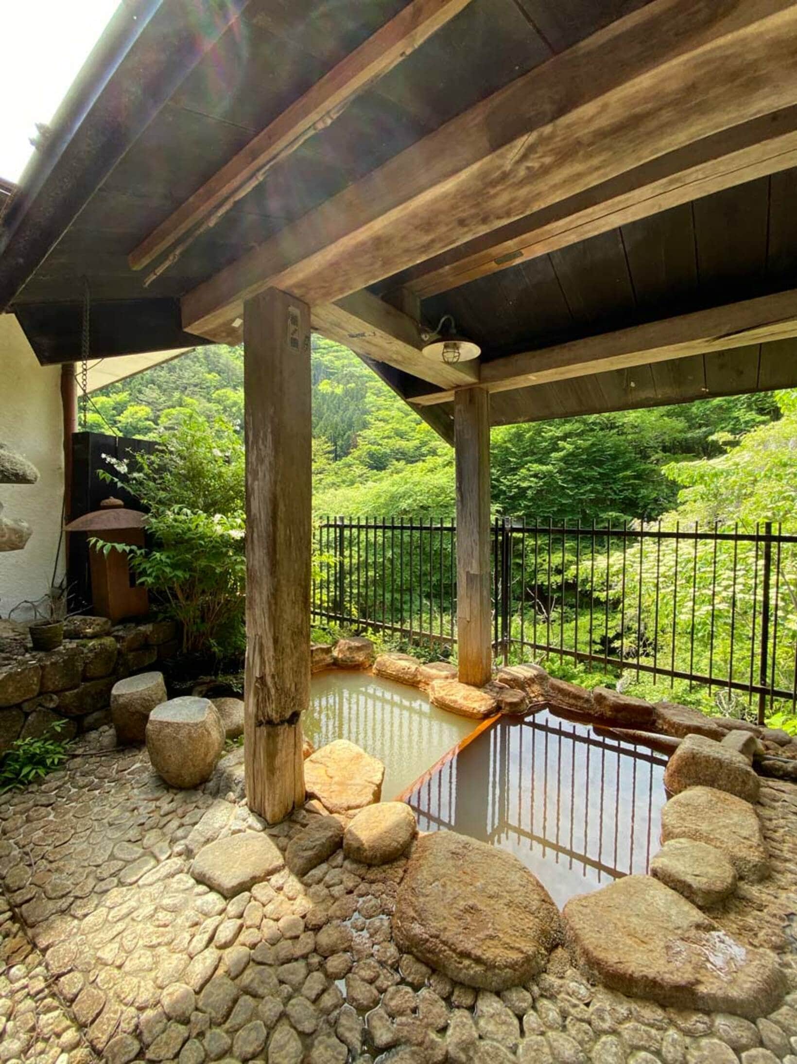 こちらの露天風呂もオススメですよ！