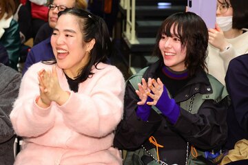 ゆりやんレトリィバァ（左）と唐田えりか