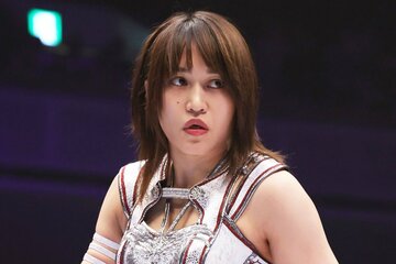 横浜でのSareee興行では、橋本とタッグを組んだスターダム・朱里