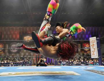  鷹木はラスト・オブ・ザ・ドラゴンでヒロムを仕留めた