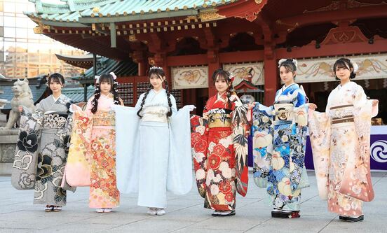 左から成田香姫奈、佐藤美波、千葉恵里、田口愛佳、水島美結、太田有紀