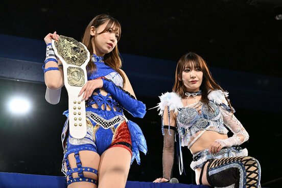 火花を散らしたプリンセス王者・荒井優希(左)と挑戦者・上福ゆき