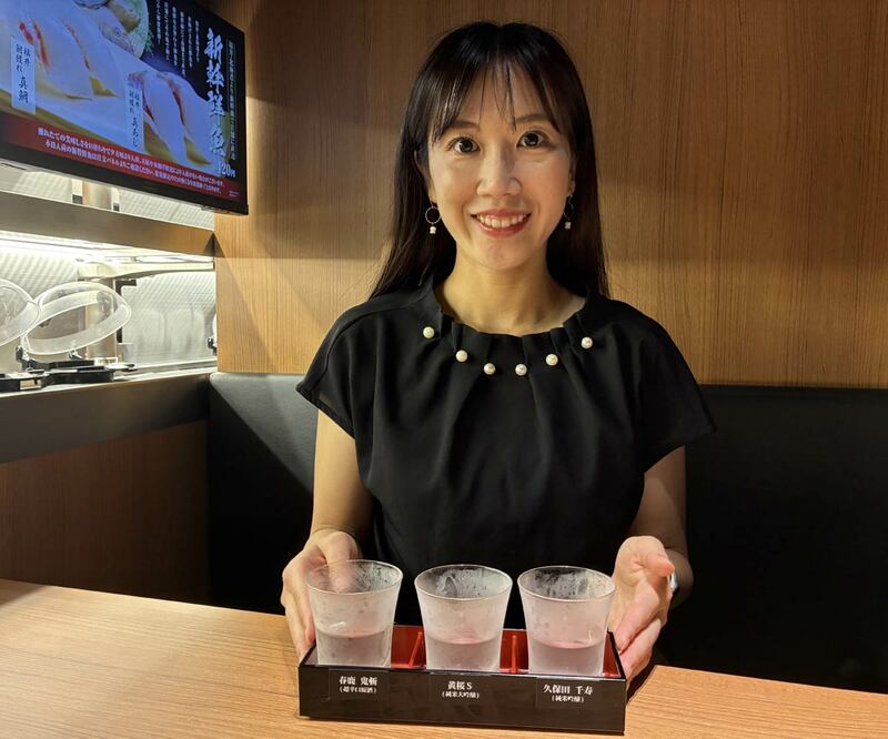 純米酒三種飲み比べですしと日本酒の相性を語った石川奈津紀アナ