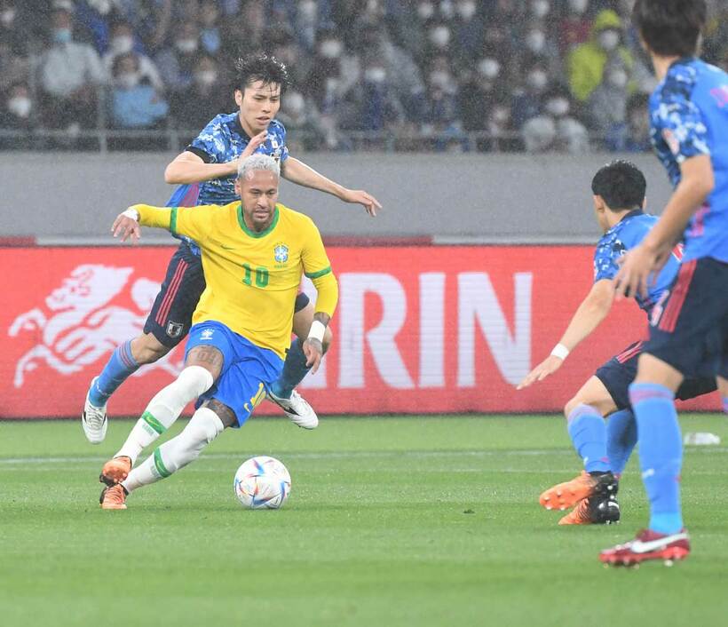  試合序盤から華麗なプレーを披露したネイマール（東スポＷｅｂ）