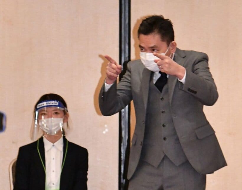  「プシュー！」のギャグを報道陣に放った太田