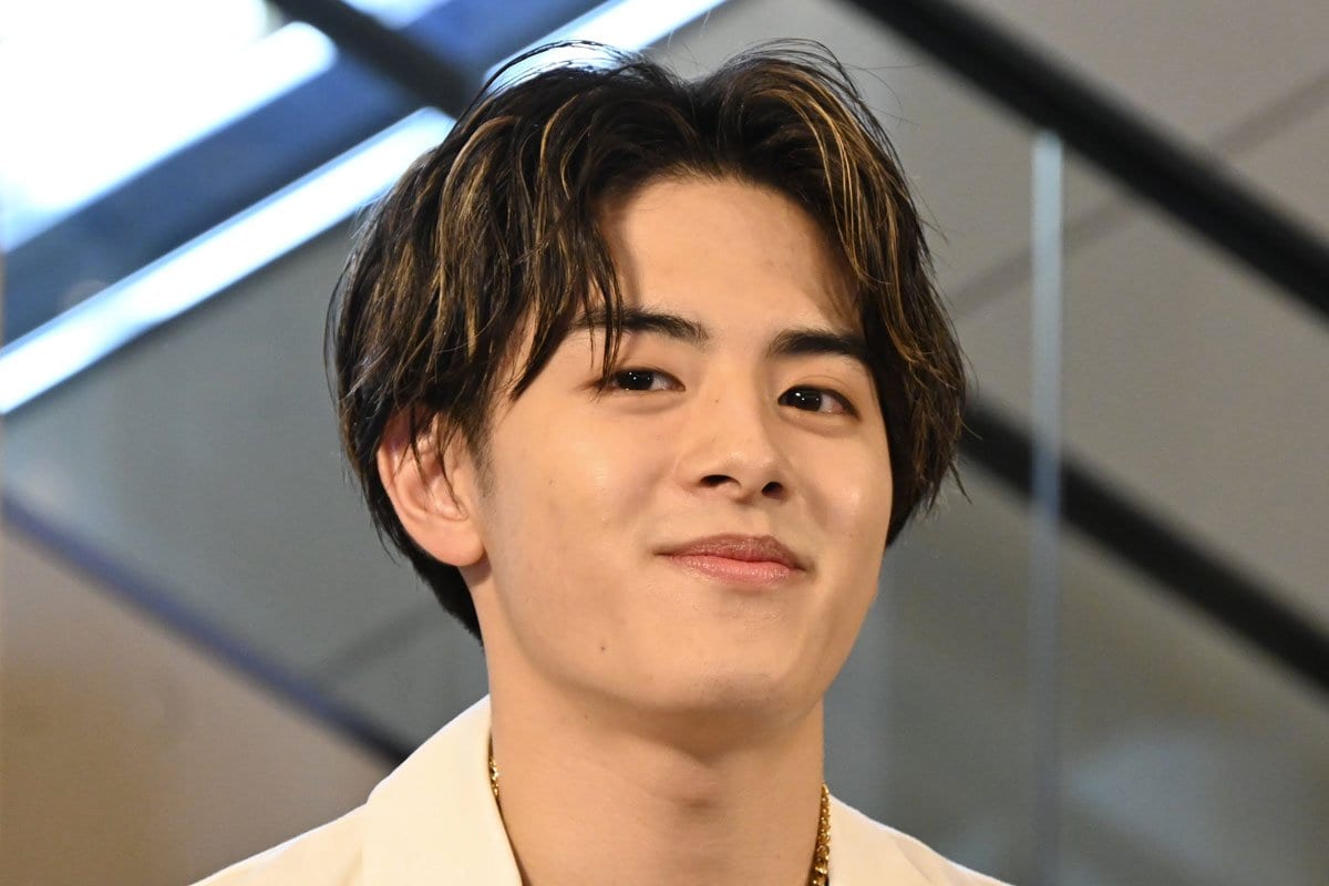 美少年　金指一世　　クリスマス　2021　 フォト　１枚 Amazon.co.jp: 美 少年 公式 生 写真（金指一世）BSN00377 : おもちゃ