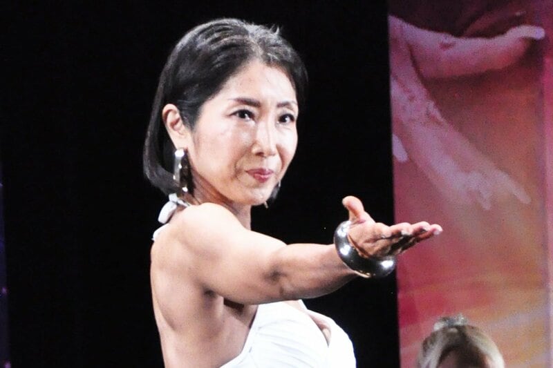 鍛え上げた肉体を披露した川原由紀