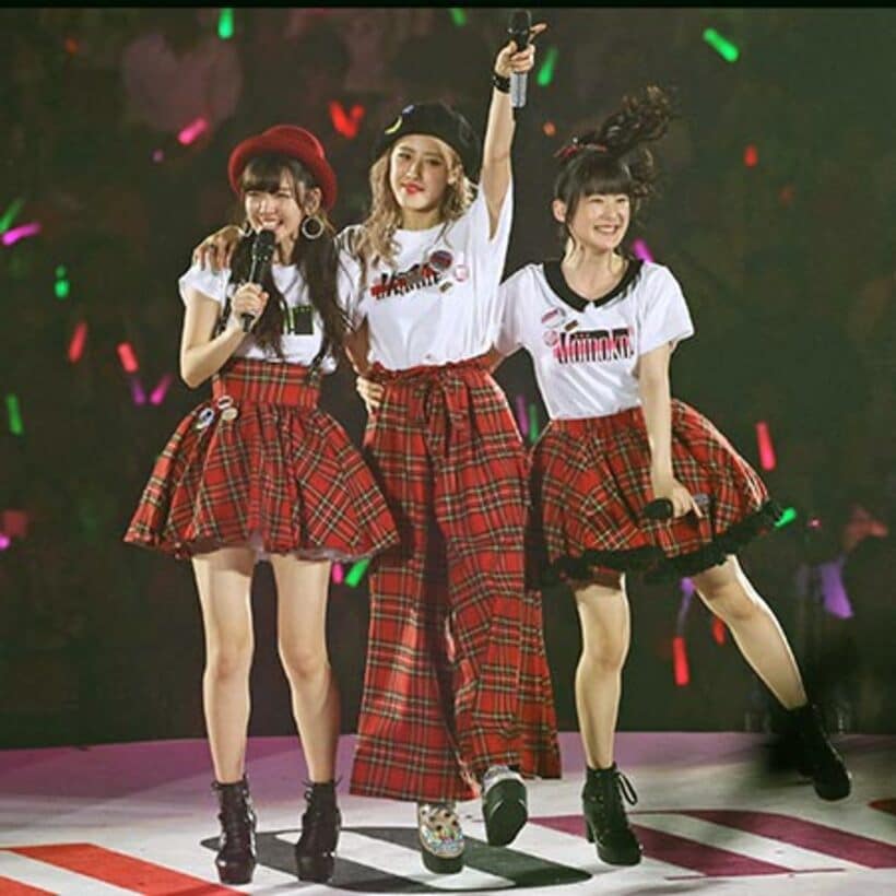左から鈴木愛理、夏焼雅、嗣永桃子